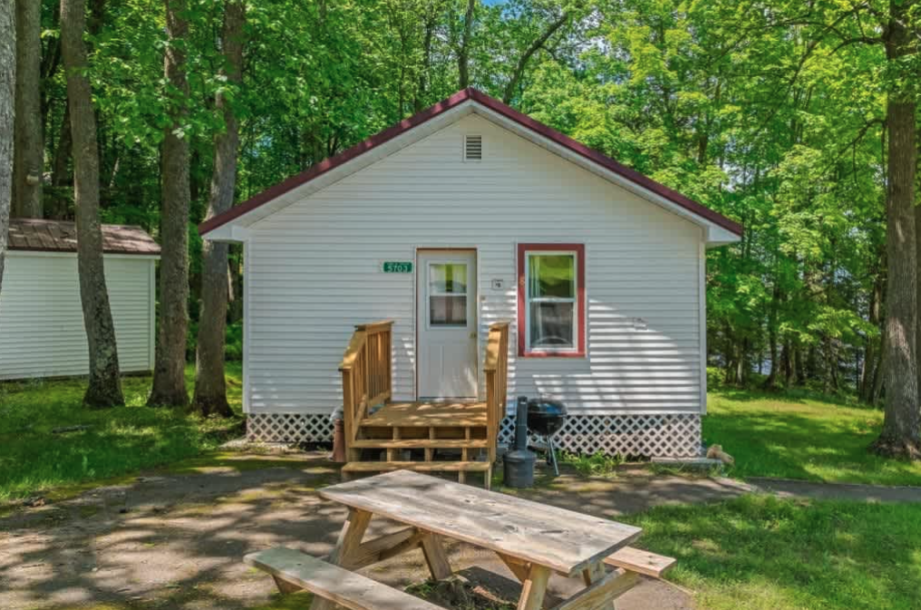 Thunderbay Cabin 8